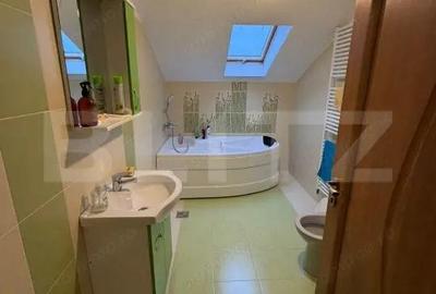 Casă cu 7 camere cu Teren 1800 Mp în Central - 7