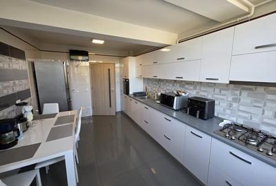 Apartament cu 3 camere decomandat, mobilat în Bucium - 4