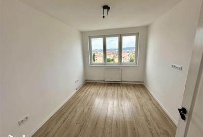 Apartament cu 3 camere decomandat în Sub Arini - 2