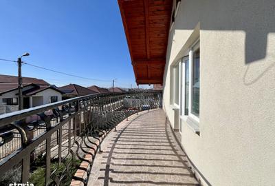 Casă cu 5 camere cu Garaj în Central