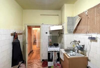 Apartament 2 camere, decomandat, 52 mp, renovabil, zona The Office Apartament 2 camere, decomandat, 52 mp, renovabil, zona The Office - 8