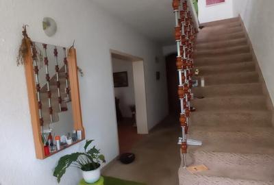 Casă cu 6 camere cu Teren 265 Mp în Central - 2