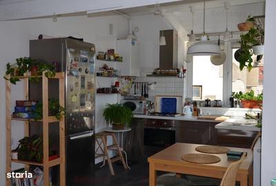 Casă cu 10 camere cu Canalizare în Foișorul de Foc - 3