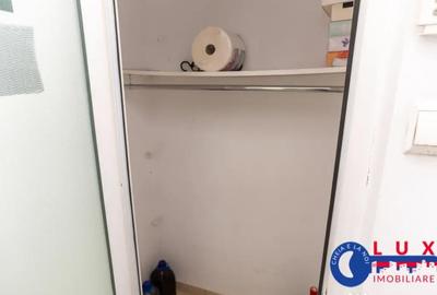 Spațiu comercial, de 60 mp, în Central - 9