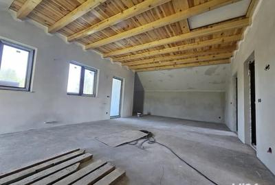 Vila cu etaj, mansarda si teren 1000mp - 3