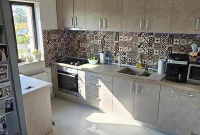 Casă cu 4 camere în Giroc