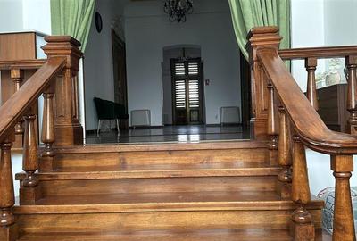 Casă cu 13 camere cu Teren 1686 Mp în Ultracentral - 1