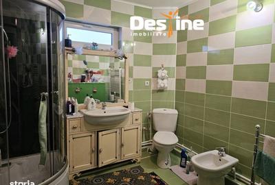 Casă cu 5 camere decomandat cu Teren 7200 Mp în Probota - 9