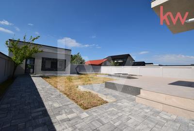 Casa zona aeroport Craiova, moderna,  parter si etaj teren 500 mp - 13