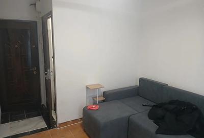 Inchiriez garsoniera la Piata Nicolina langa Mathaus1300 lei - 1