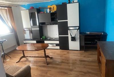 Casă cu Teren 350 Mp în Central - 2