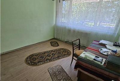 Apartament cu 2 camere semidecomandat în 9 Mai - 2