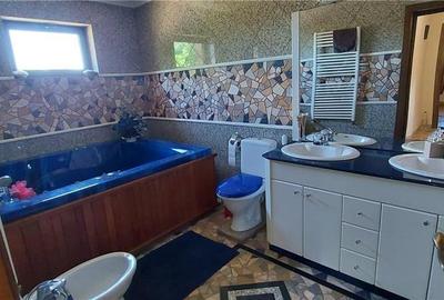 Casă cu 5 camere cu Teren 205 Mp în Central - 10