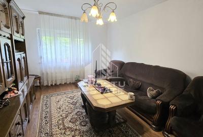 Apartament decomandat cu 3 camere si 2 bai, etaj intemediar, Aradului