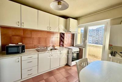 Apartament cu 4 camere semidecomandat, mobilat în Central - 2