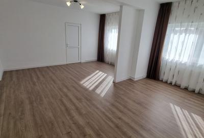 Apartament cu 3 camere semidecomandat în Cișmigiu - 1