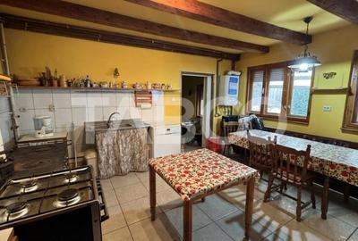 Casa de vanzare 6 camere loc de relaxare garaj teren 669 mp Cornatel - 10