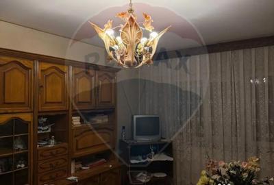 Apartament cu 3 camere decomandat, mobilat în Central