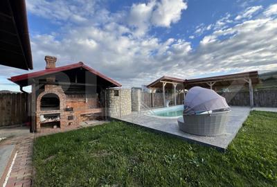 VILĂ deosebita cu piscina si panorama spre padure - 12