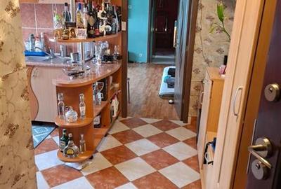 Apartament cu 2 camere semidecomandat, mobilat în Soarelui