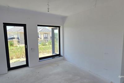 Casă cu 4 camere cu Teren 400 Mp în Central - 3