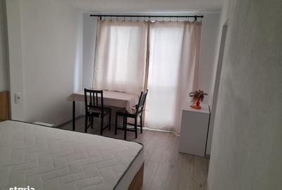 Garsonieră în Est - 6