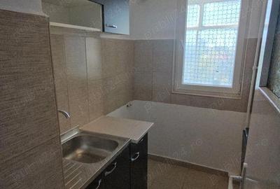 Apartament cu 2 camere decomandat în Central - 2