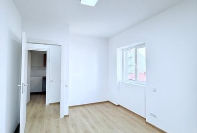 Apartament cu 4 camere semidecomandat în 13 Septembrie - 13