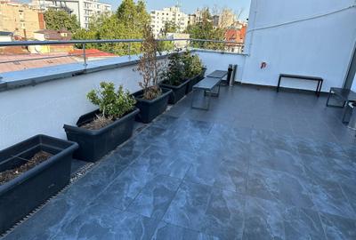 Birou, de 310 mp, în P-ța Universității - 5