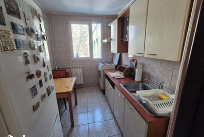 Apartament cu 3 camere semidecomandat, mobilat în Titan - 11