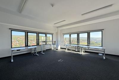 Ultimul etaj, vedere panoramică - Spațiu de birouri