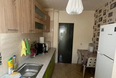 Inchiriez apartament 3 camere zona ONIX Bra?ov.
