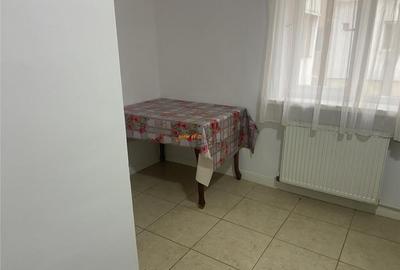 Apartament 2 camere , et 1/4 , ultracentral -Piata Moldovei - 10