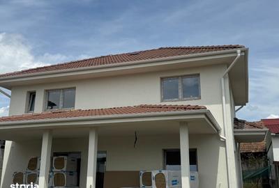 Casă cu 4 camere cu Teren 310 Mp în Calea Dumbrăvii - 1