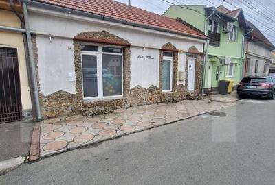 Apartament cu 3 camere în Central - 2