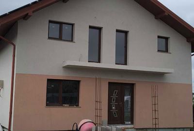 Casă cu 4 camere în Miroslava - 1