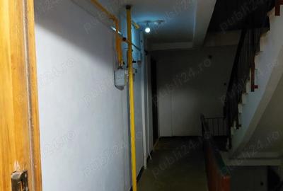 Apartament cu 3 camere decomandat în Traian - 2