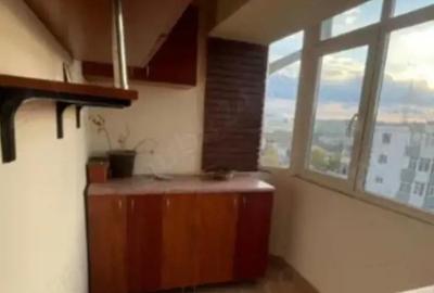 Apartament cu 3 camere decomandat în 1 Mai - 1