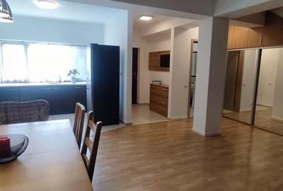 Casă individuală cu 4 camere cu Teren 187 Mp în 1 Decembrie - 2