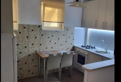 Garsoniera, 1 Mai - 2