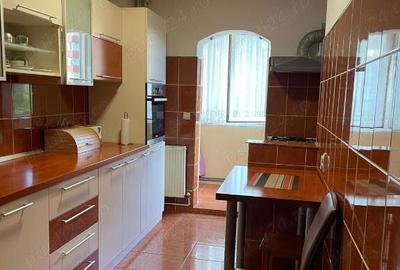 Apartament 3 camere, 2 bai - zona Racadau - 1