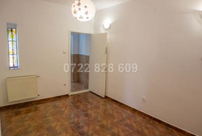 Casă cu Teren 100 Mp în Tineretului - 3