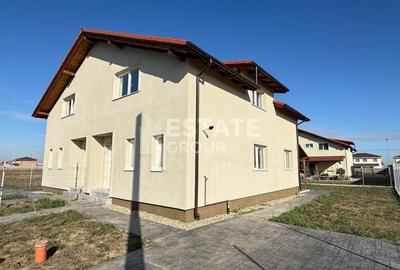 Duplex cu 4 camere cu Canalizare în Moșnița Nouă