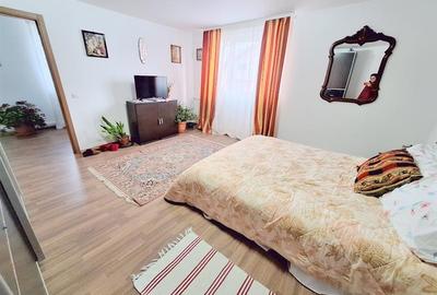 Casă individuală cu 8 camere cu Teren 421 Mp în 9 Mai - 31