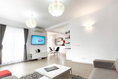 Apartament cu 3 camere semidecomandat, mobilat în Zorilor