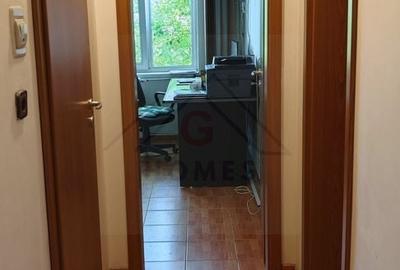 Apartament cu 2 camere semidecomandat, mobilat în Complex Studențesc - 25