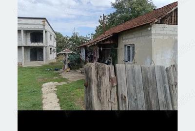 Casă cu 3 camere în Scăești