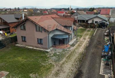 Casă cu 4 camere cu Teren 1000 Mp în Podu Oltului - 16
