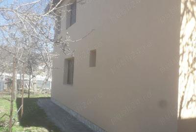 Casă cu 5 camere cu Teren 567 Mp în Târgu Neamț - 2