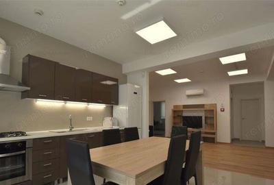 Apartament cu 5 camere decomandat în Medicină - 1